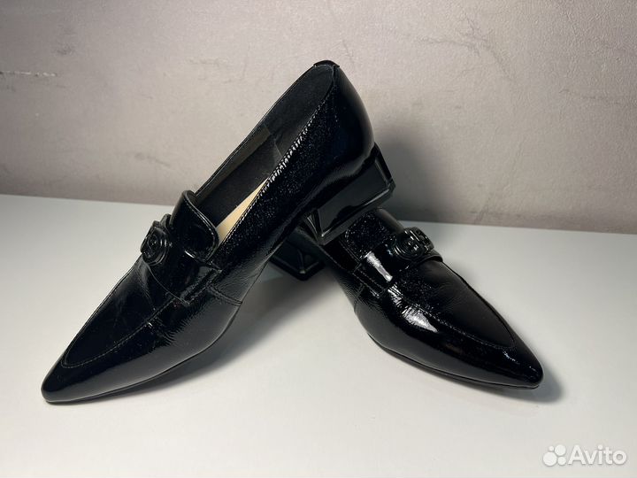 Лоферы женские