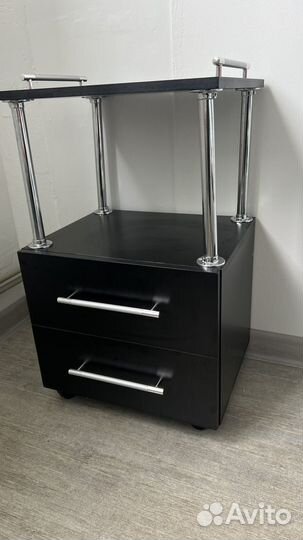 Косметологический столик