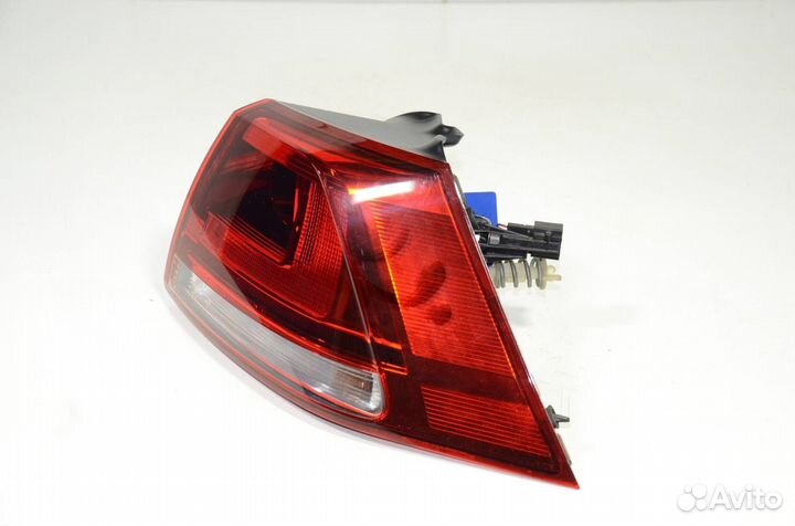 Фонарь наружний задний правый Volkswagen Golf 5G1