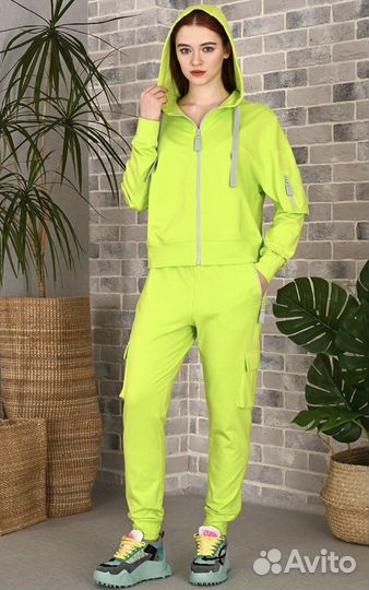 Костюм спортивный