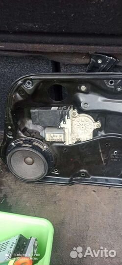 Стеклоподьемник правый гольф 4