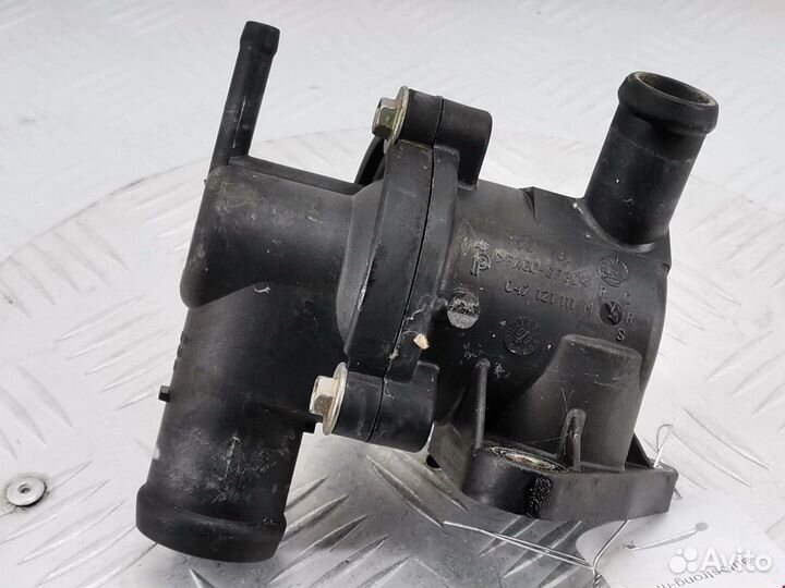 Корпус термостата Skoda Fabia (6Y) 2000 047121111S