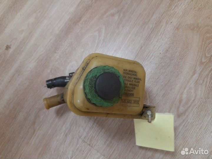 Бачок гур Volkswagen Touareg 2003-2010