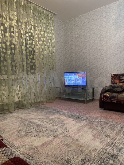 1-к. квартира, 42 м², 1/9 эт.