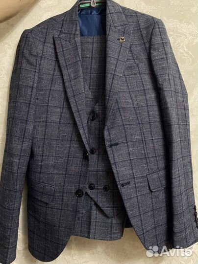 Мужской костюм тройка в клетку (размер 48)