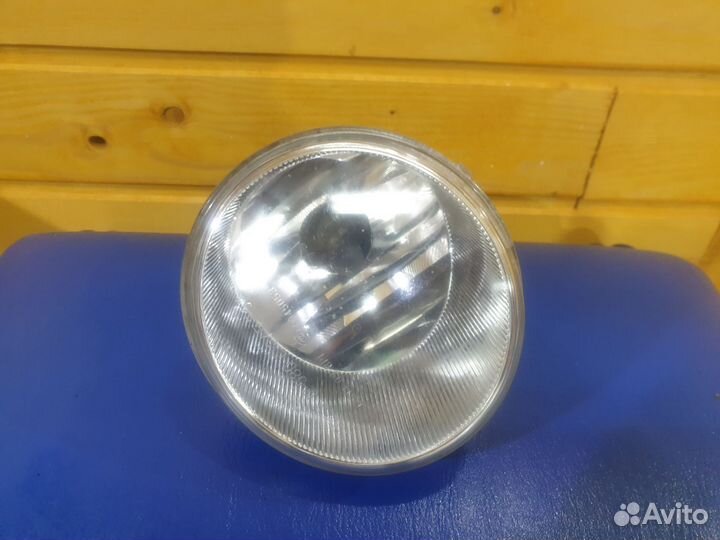 Фара противотуманная оригинал Toyota prado150