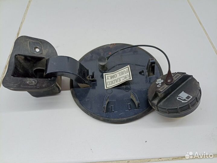 Лючок бензобака (Opel Antara)