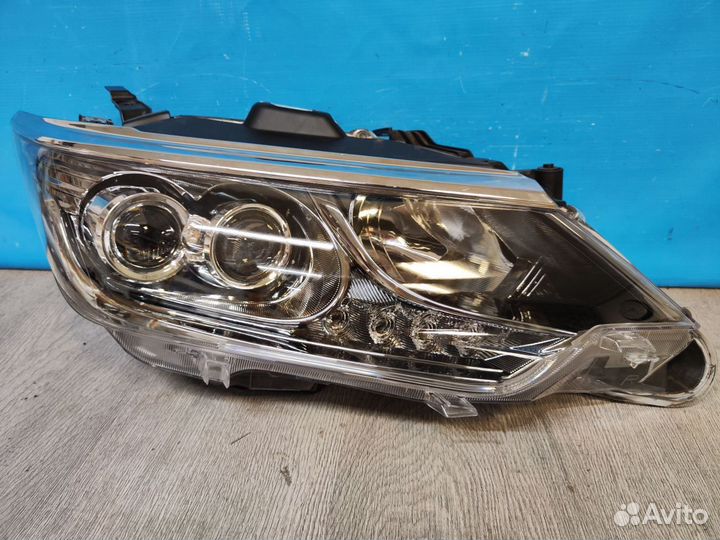 Фара правая Toyota Camry 7 хв50 11-17
