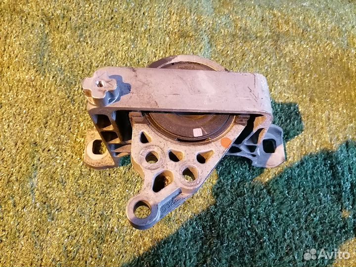 Опора двигателя (подушка двс) правая B38M-39-060 M