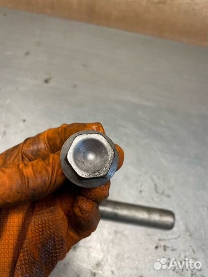 Болт оси переднего колеса Honda VFR800