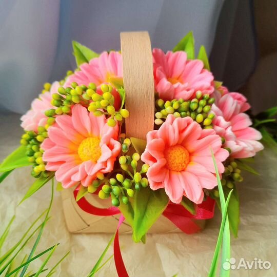 Букет цветов из мыла в лукошке