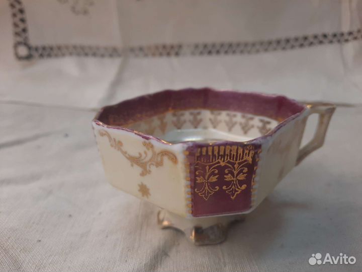Старинная кофейная чашка