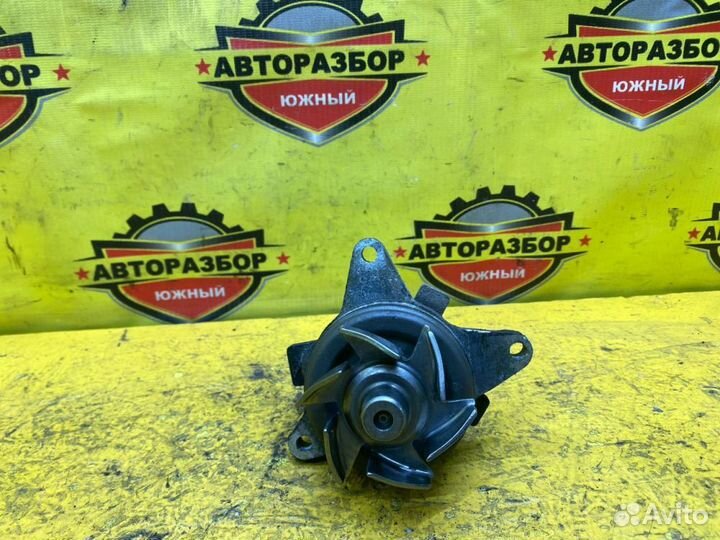 Насос водяной Ford Focus 2 1,6