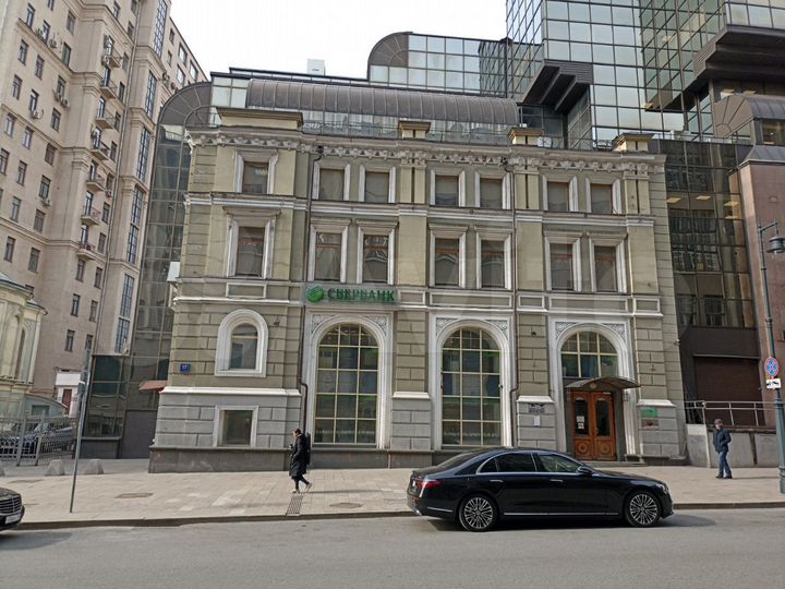 Общепит в 5 мин. от м. Театральная, 527 м²