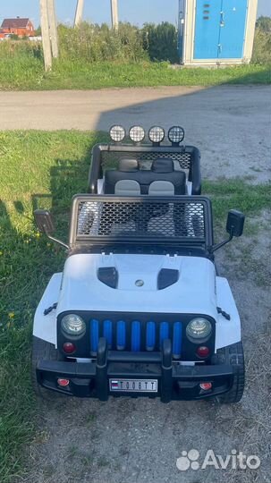 Детский электромобиль jeep