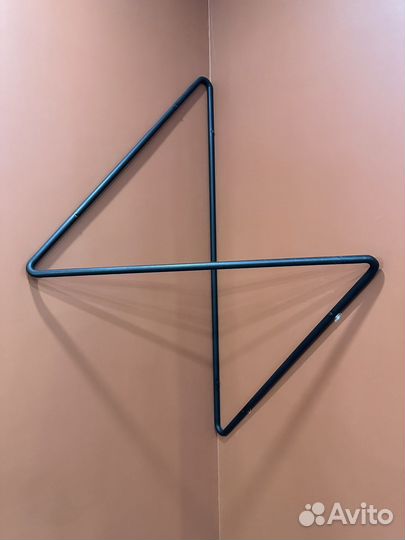 Дизайнерская вешалка