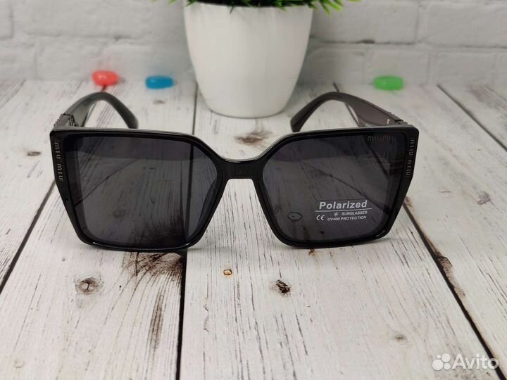 Солнцезащитные очки женские Miu Miu