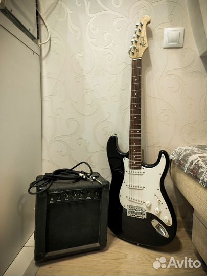 Электрогитара rockdale + комбик, шнур, медиаторы