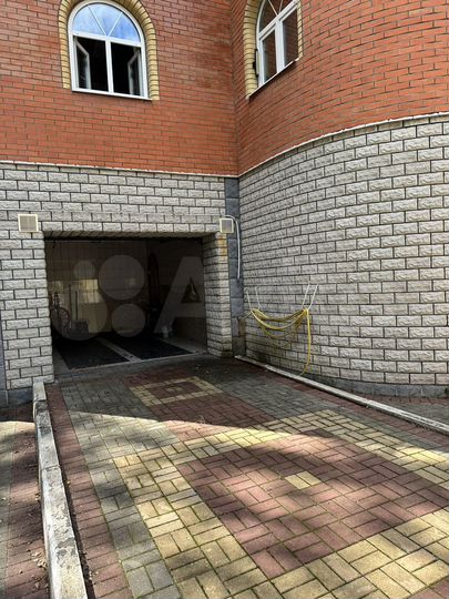 Коттедж 304 м² на участке 6,5 сот.