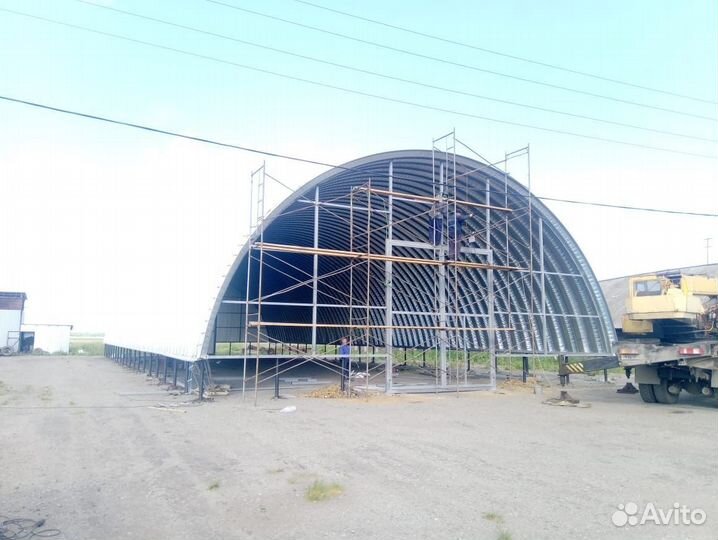 Бескаркасный арочный ангар