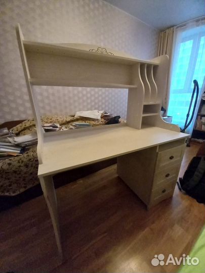 Письменный стол