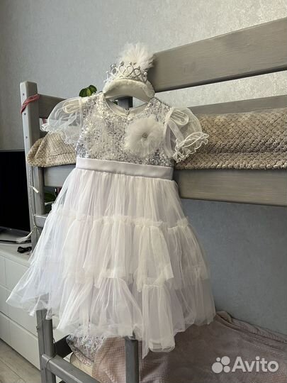 Платье снежинки праздничное 104 с паетками белое