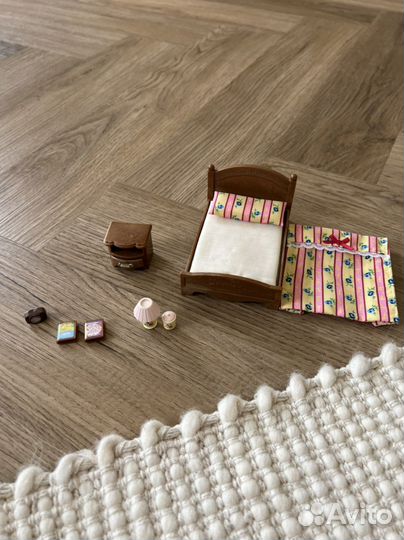 Sylvanian Families большая кровать и тумбочка 5019