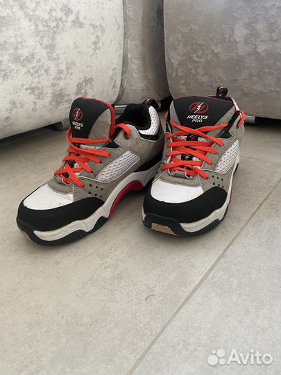 Кроссовки на роликах Heelys