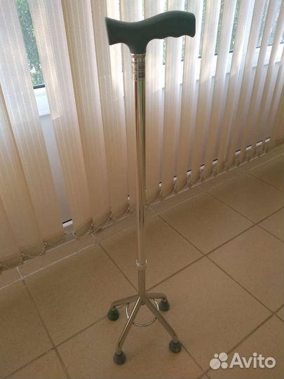 Санитарный стул-туалет, ходунки, трость