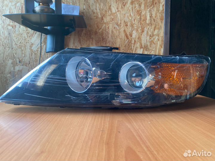 Фара левая на KIA Sorento