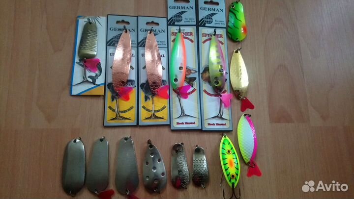 Воблеры, джеркбейт, блесны, грузило, кейс рыбака