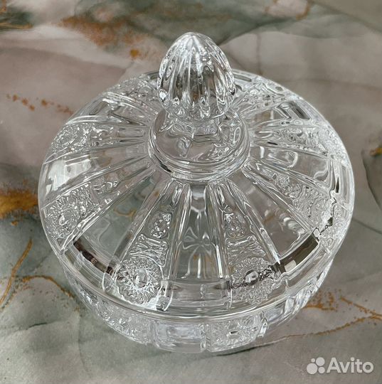 Хрустальная конфетница на ножках Чехия