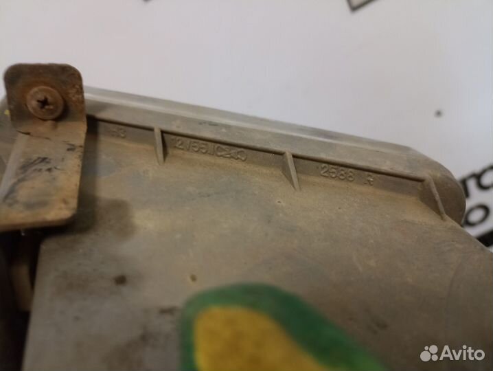 Фара противотуманная Mitsubishi Chariot Grandis