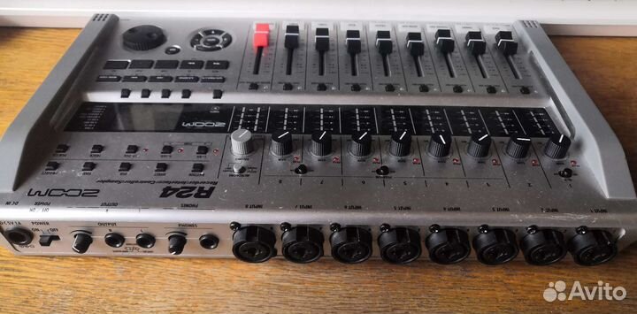 Портастудия (аудиоинтерфейс, рекордер) Zoom R-24