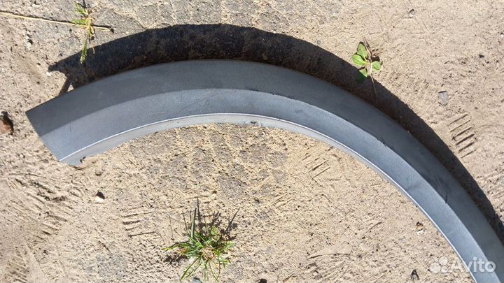 Volvo XC90 1 2002-2006 год молдинг на крыло правое