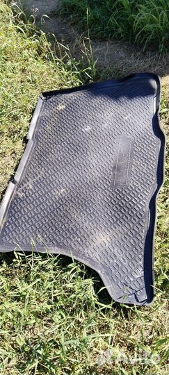 Коврик задний Ниссан Тиида