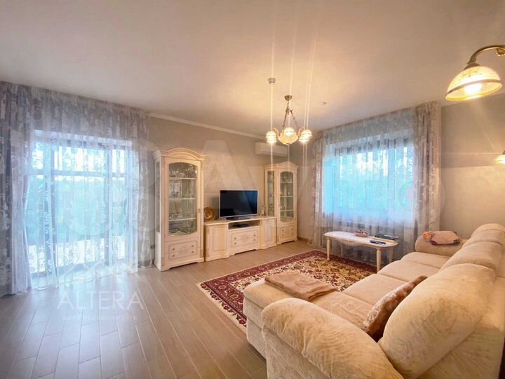 Коттедж 216,2 м² на участке 15,4 сот.