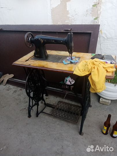 Швейная машина Singer