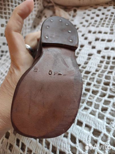 Детские антикварные ботинки