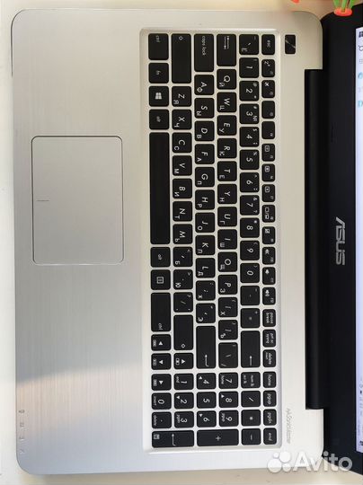 Ноутбук asus/4 ядра /как новый