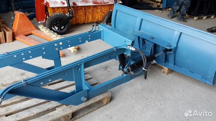 Отвал гидро поворотный ок-2500