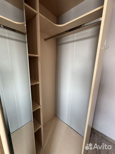 Угловой шкаф