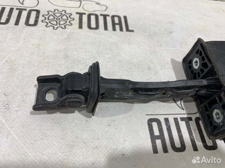 Ограничитель двери передний правый Volkswagen Polo