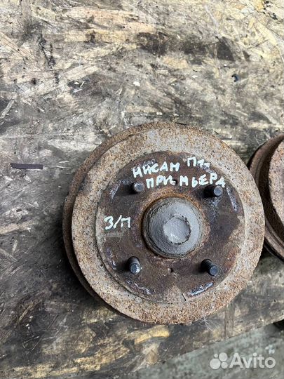 Задний кулак барабан L R Nissan Primera P10