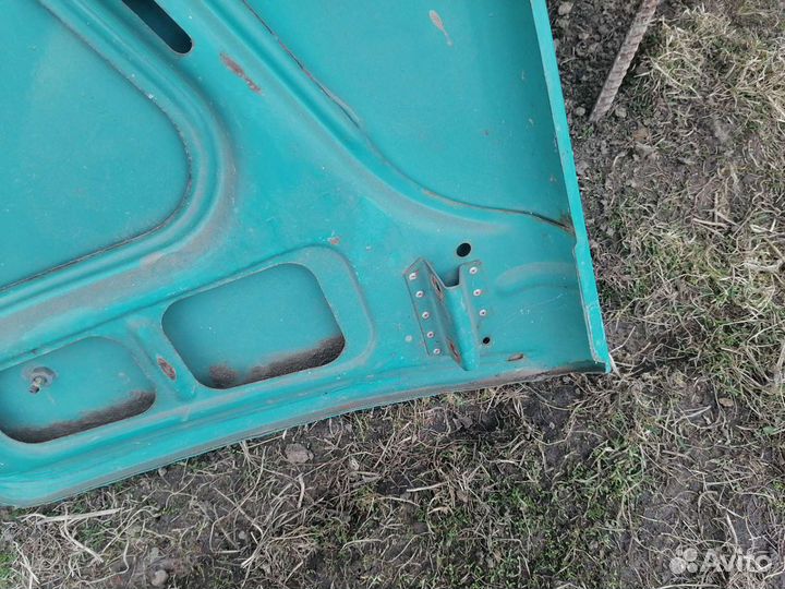 Капот на оку