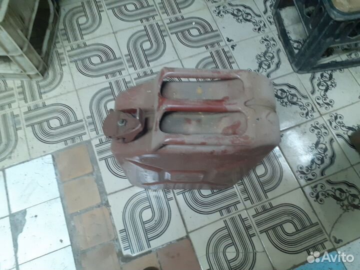 Канистры металлические 20 л