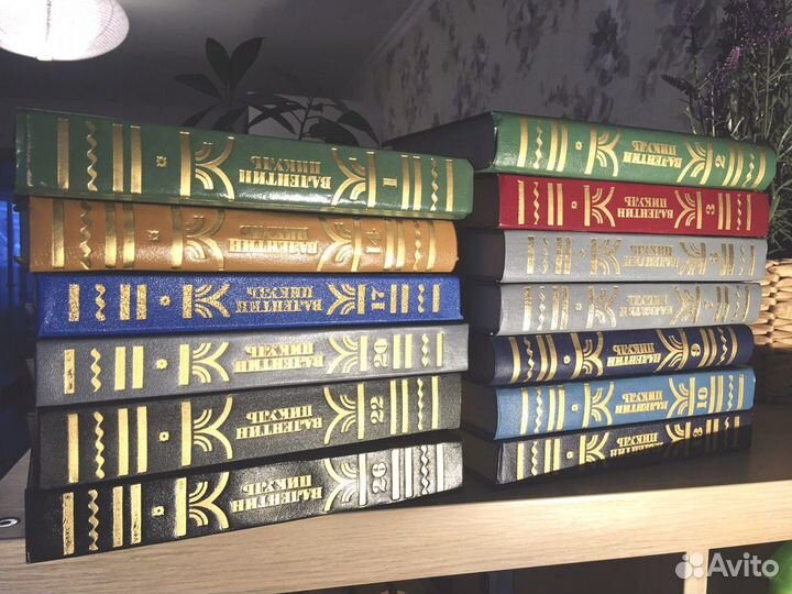 Книги для интерьера и библиотеки