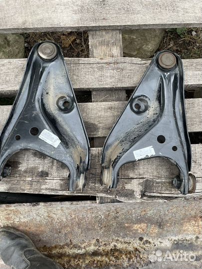 Рычаг нижний renault sandero