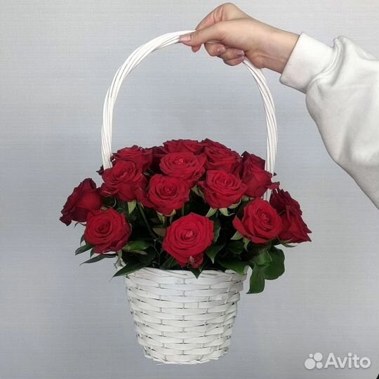 Розы Красные. Рзы корзине