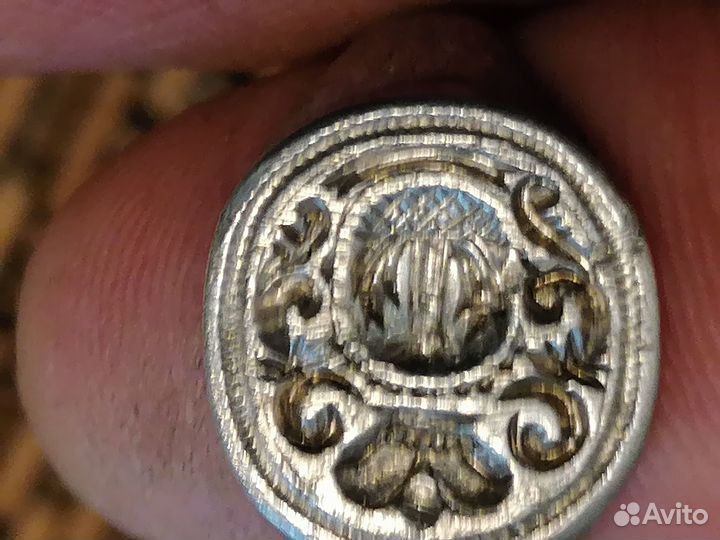 Старинный серебряный перстень-печатка